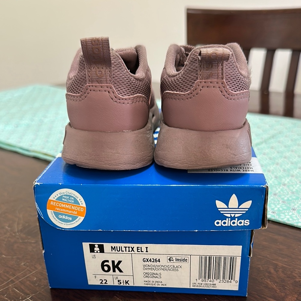 Adidas Brown Sneakers Sleek Minimal Design
